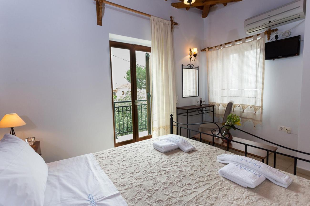 Pleiades Traditional Seaside Villas Agios Nikolaos  Habitación foto