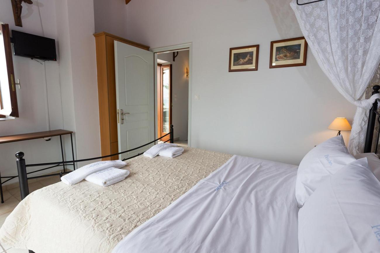Pleiades Traditional Seaside Villas Agios Nikolaos  Habitación foto