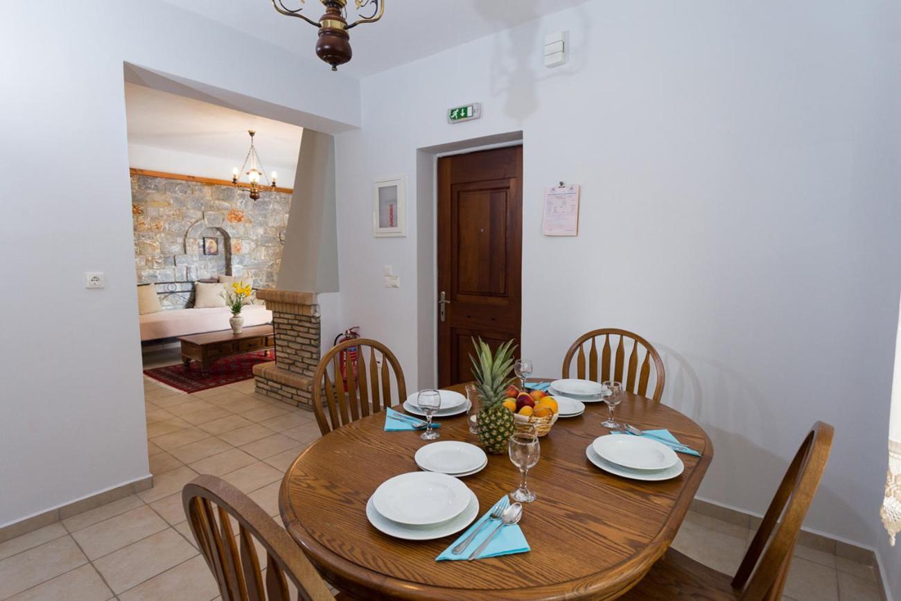 Pleiades Traditional Seaside Villas Agios Nikolaos  Habitación foto
