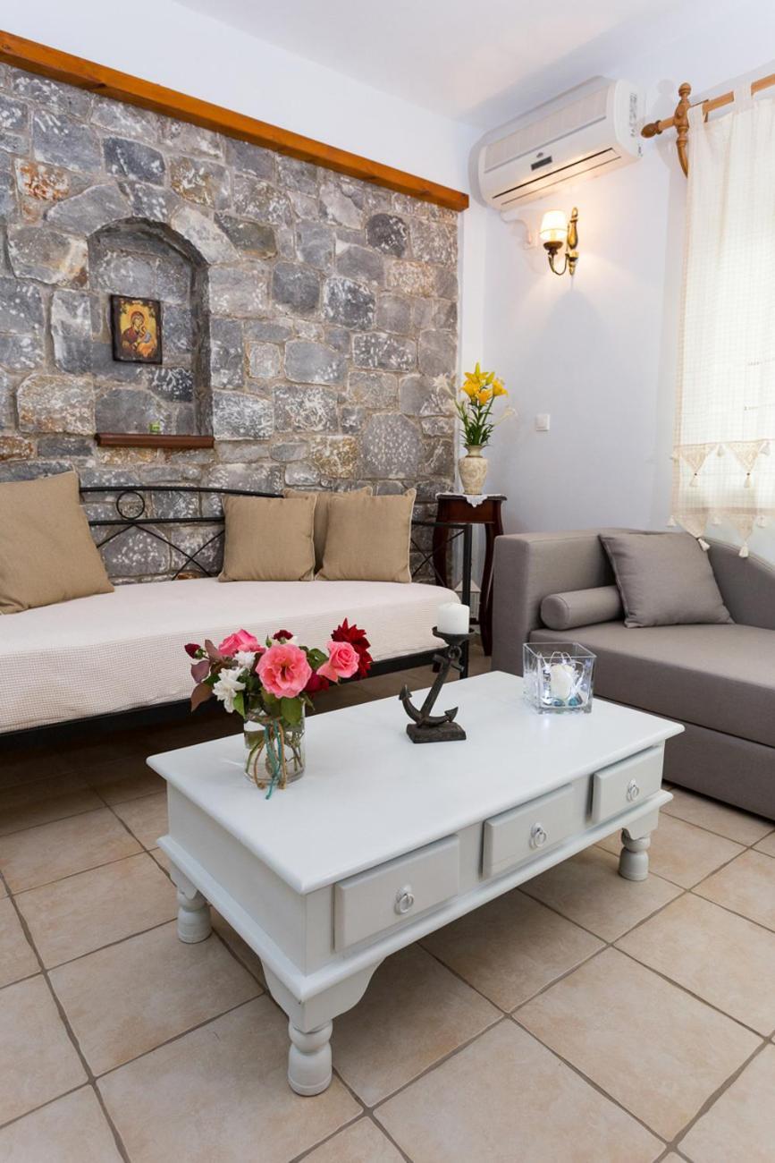 Pleiades Traditional Seaside Villas Agios Nikolaos  Habitación foto