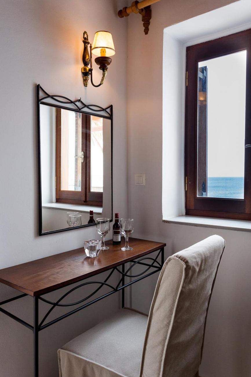 Pleiades Traditional Seaside Villas Agios Nikolaos  Habitación foto