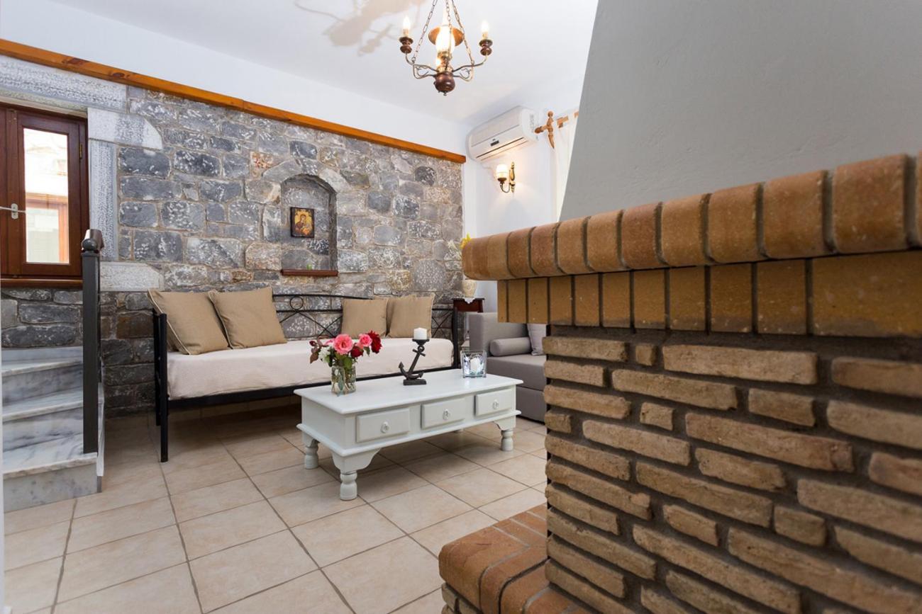 Pleiades Traditional Seaside Villas Agios Nikolaos  Habitación foto