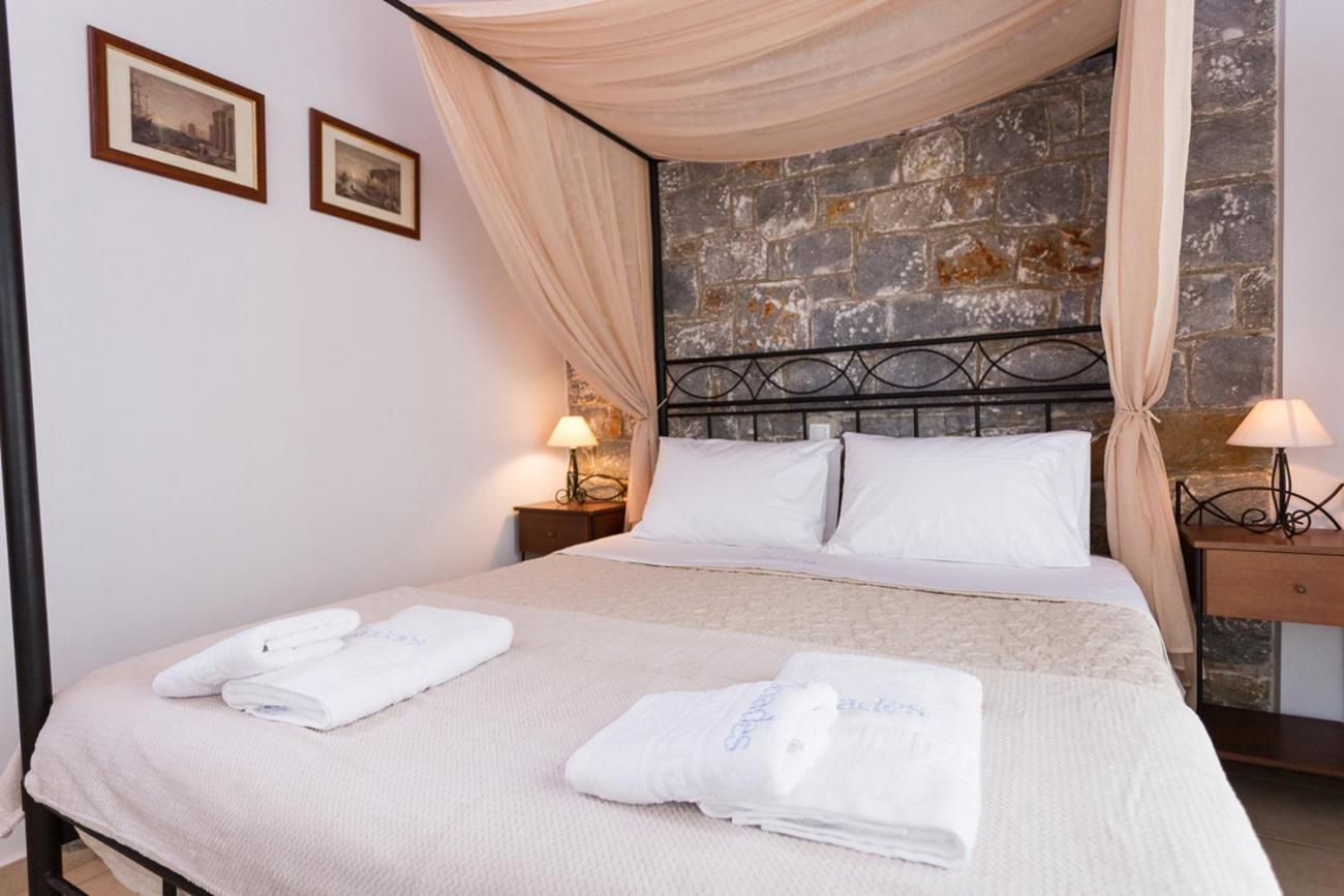 Pleiades Traditional Seaside Villas Agios Nikolaos  Habitación foto